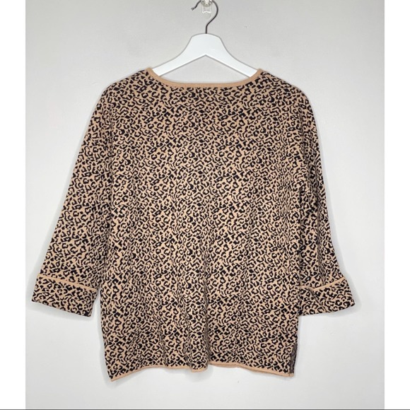 TAHARI | Leopard Print Sweater | M - Picture 3 of 6